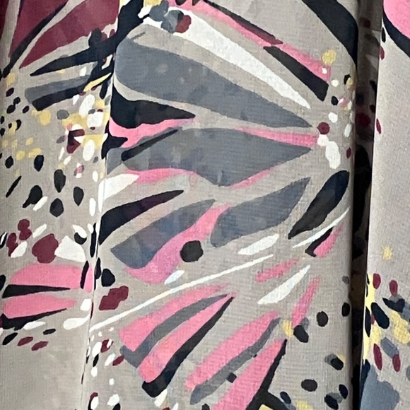 Elle Flowing Sheer High-Low Blouse  M - Picture 10 of 12